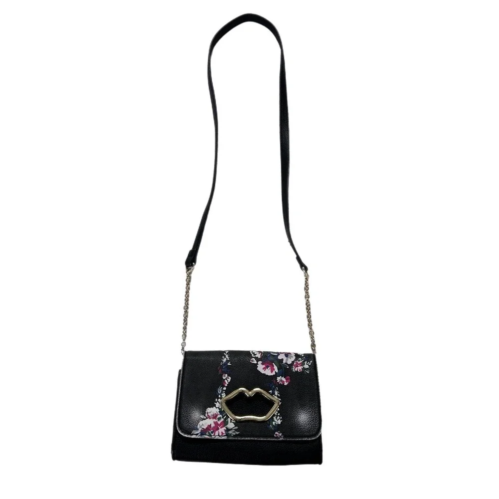BETSEY‎ JOHNSON Crossbody Bag Purse Kiss Lips Snap Closure